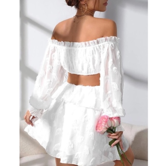 White Off The Shoulder Bishop Sleeve Cut Out Dress Women’s Size Large - Picture 3 of 6